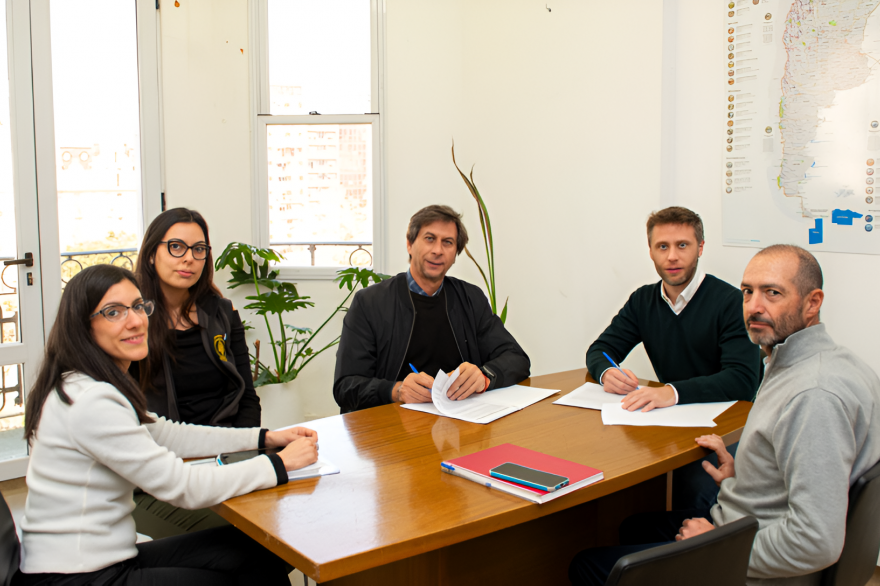 Firma de acuerdo en pro del Proyecto MaRes. Foto: APN