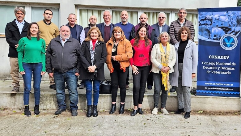CONADEV: Los decanos y las decanas de las Facultades de Veterinaria se reunieron en La Plata