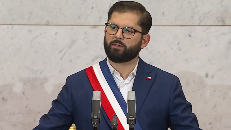 El presidente Gabriel Boric anunció la creación de cementerios para animales de compañía