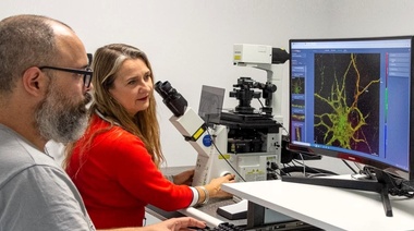 La UNC incorporó un "súper microscopio"